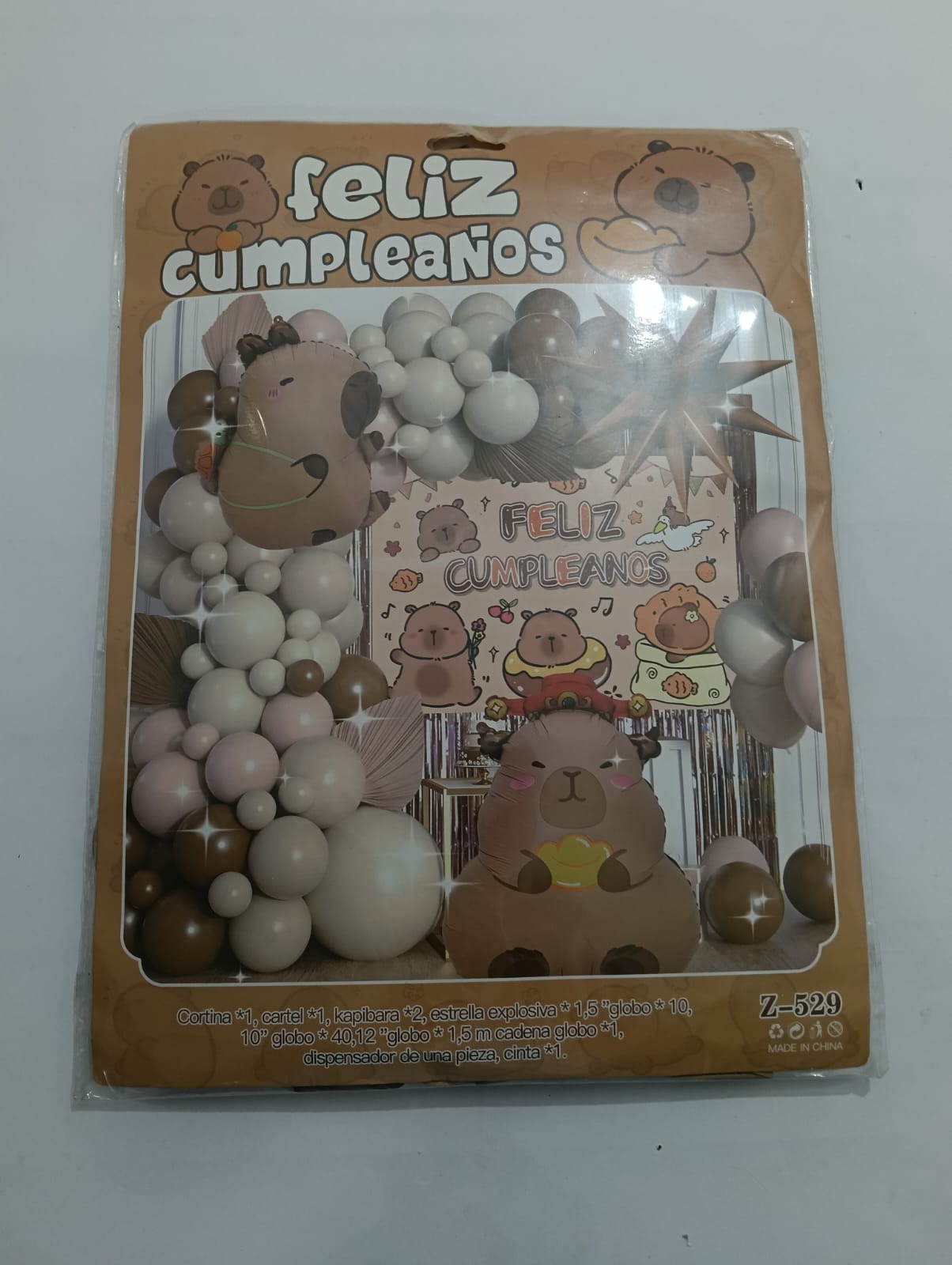 CAPIBARA ARCO COMPLETO FELIZ CUMPLEAÑOS (CAFÉ, BLANCO)